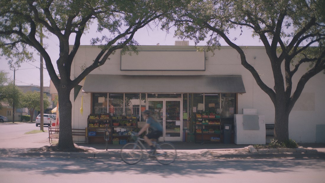 A neighbourhood grocer in Austin, early morning